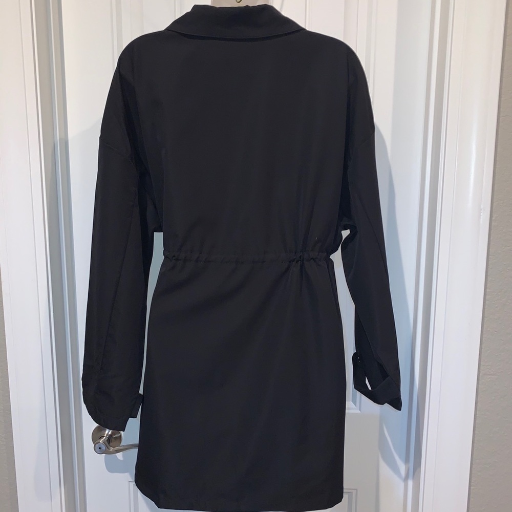 Black Zip Up Jacket That says LOVE - Picture 12 of 12